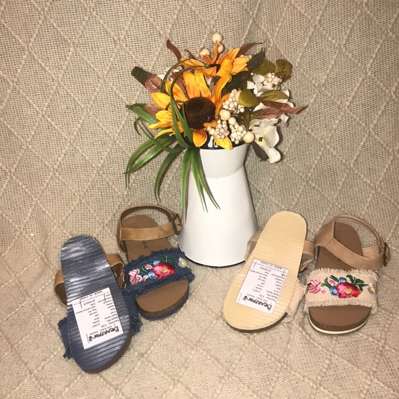 Bear paw Brand new size 13 kids/girls each - Picture 5 of 5